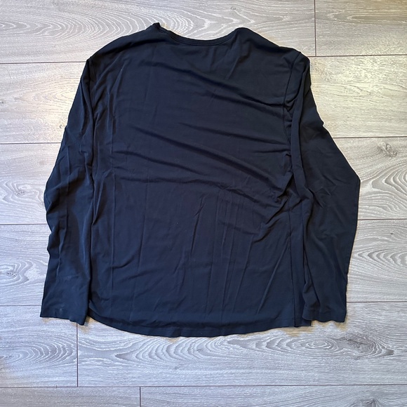 Lululemon Black Athletic Lightweight Longsleeve - Picture 2 of 3